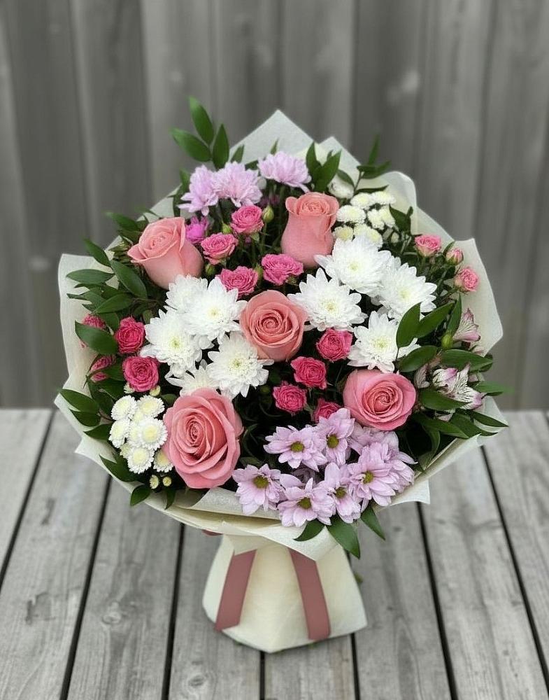 Букет цветов из: Альстромерии, Гвоздики, Розы и Хризантемы в Мирном