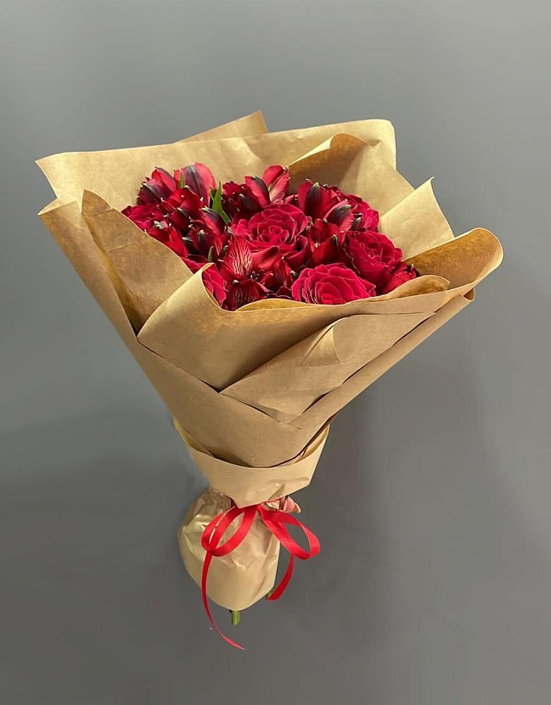 Букет цветов из: Альстромерии и Розы в Мирном