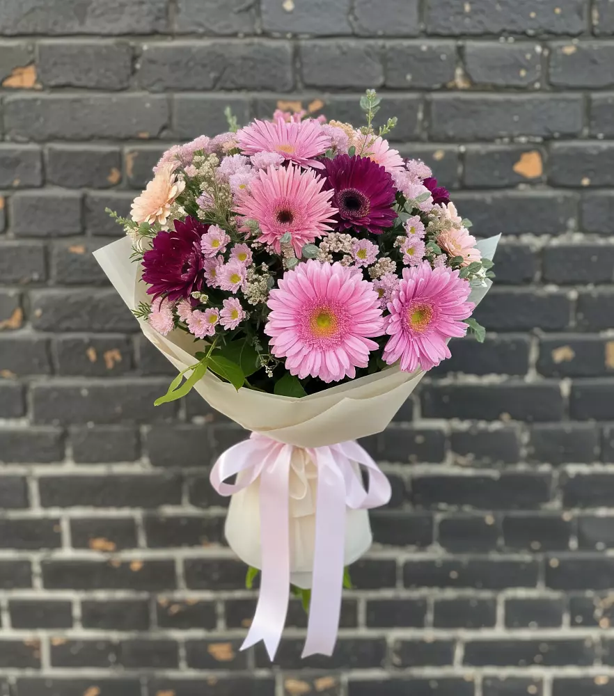 Букет цветов из: Герберы и Хризантемы в Мирном
