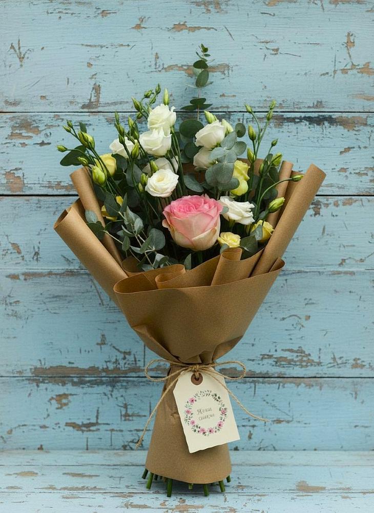 Букет цветов из: Розы и Лизиантусы в Мирном