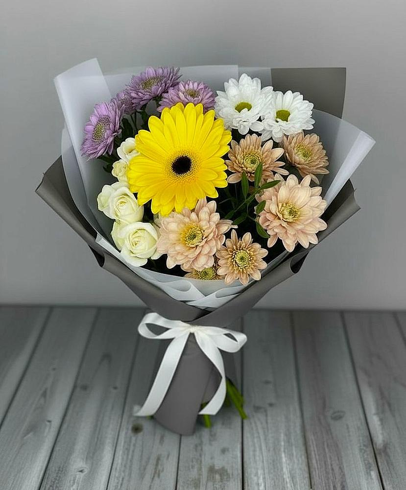 Букет цветов из: Розы, Герберы и Хризантемы в Мирном