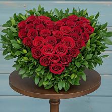 Цветочная композиция из Розы в виде сердца в Мирном