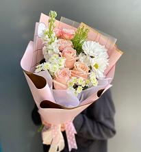Букет цветов из:  Хризантемы и Розы в Мирном