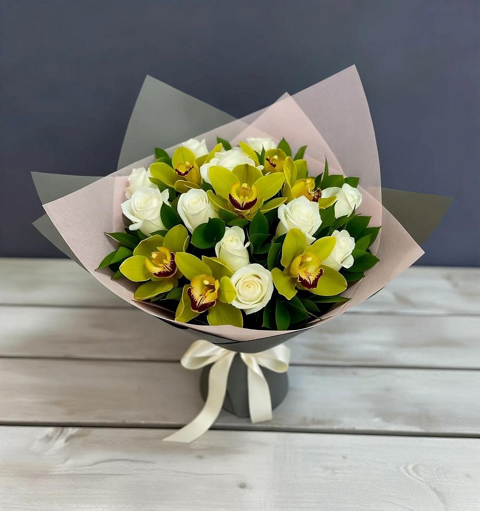 Букет цветов из: Орхидеи и Розы в Мирном