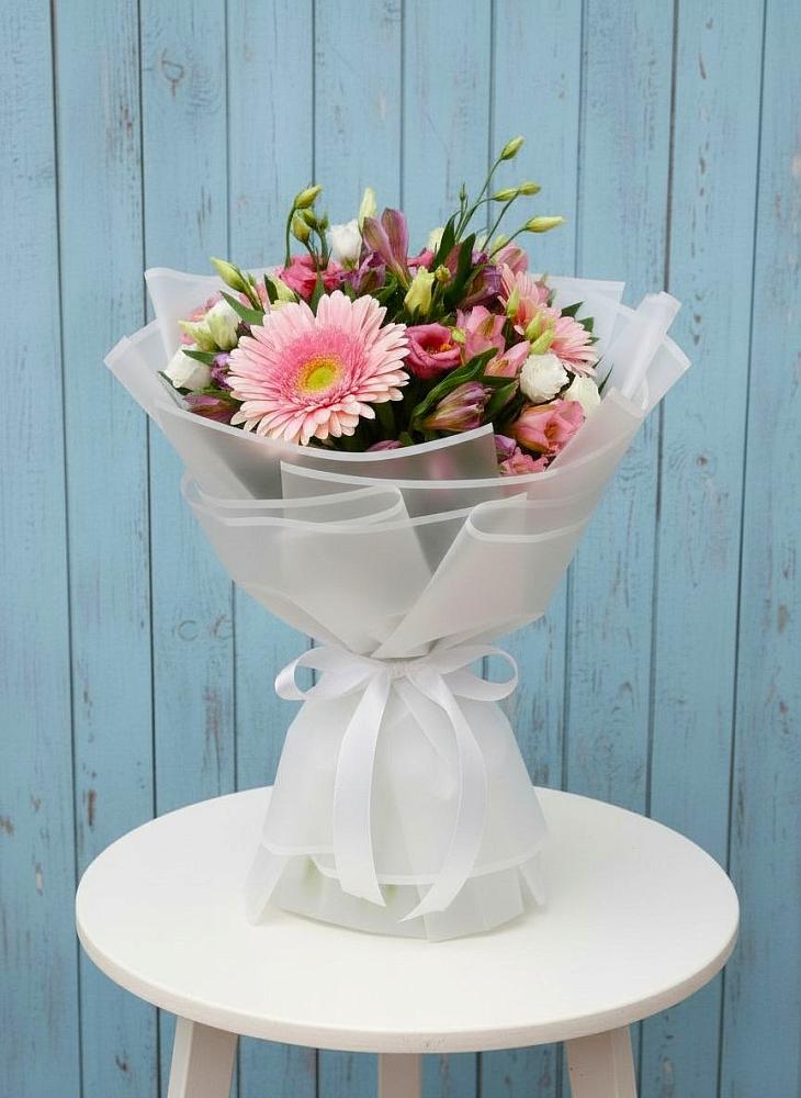 Букет цветов из: Герберы, Альстромерии и Лизиантусы в Мирном