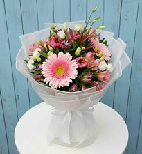 Букет цветов из:  Герберы, Альстромерии и Лизиантусы в Мирном