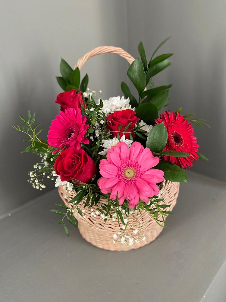 Цветочная композиция из Розы, Хризантемы и Герберы в корзине в Мирном