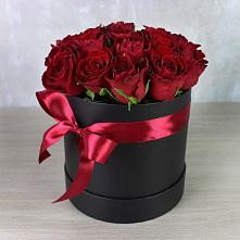 Цветочная композиция из Розы в шляпной коробке в Мирном
