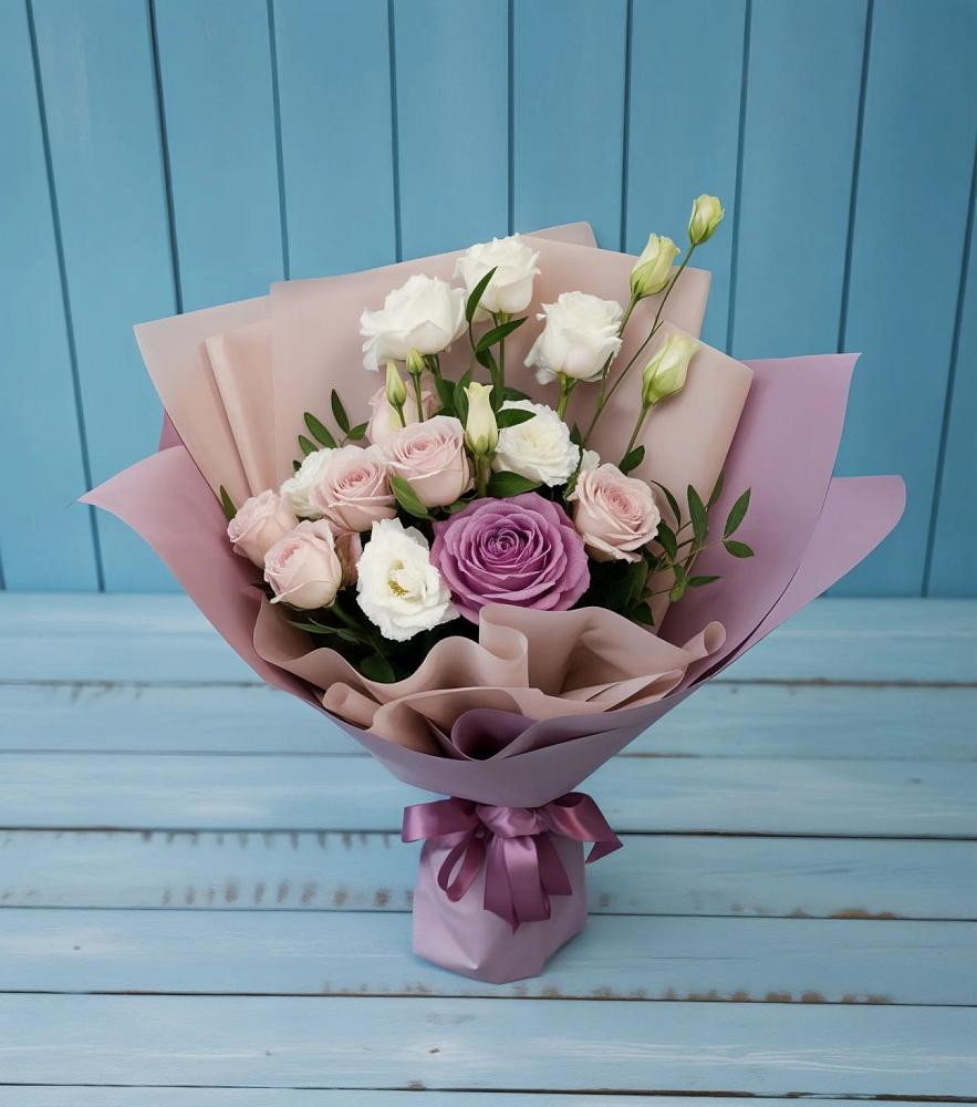 Букет цветов из: Розы и Лизиантусы в Мирном